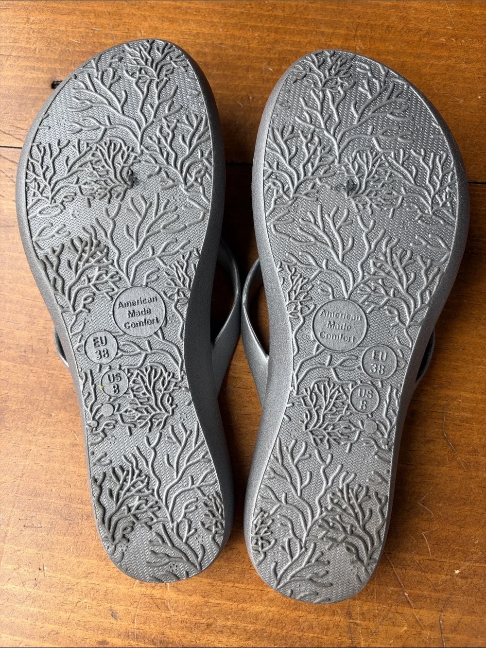 Oka B Sandals Gray Flip Flops Sz 8